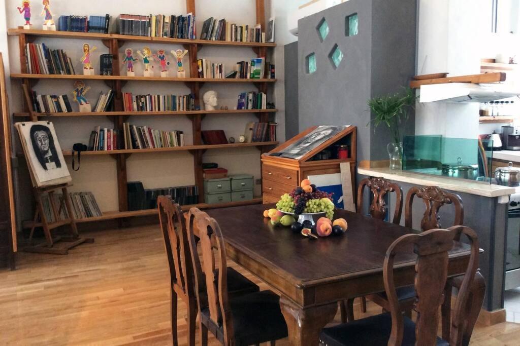 Unique - Spacious Studio With Rooftop / Thissio Athena Bagian luar foto